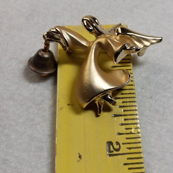 Bell Ringing Gold Tone Metal  Flying Angel Brooch Christmas Holiday Grandmacore - Picture 2 of 7